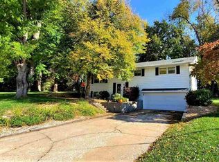 1313 Spring Lake Cors, Quincy, IL 62305