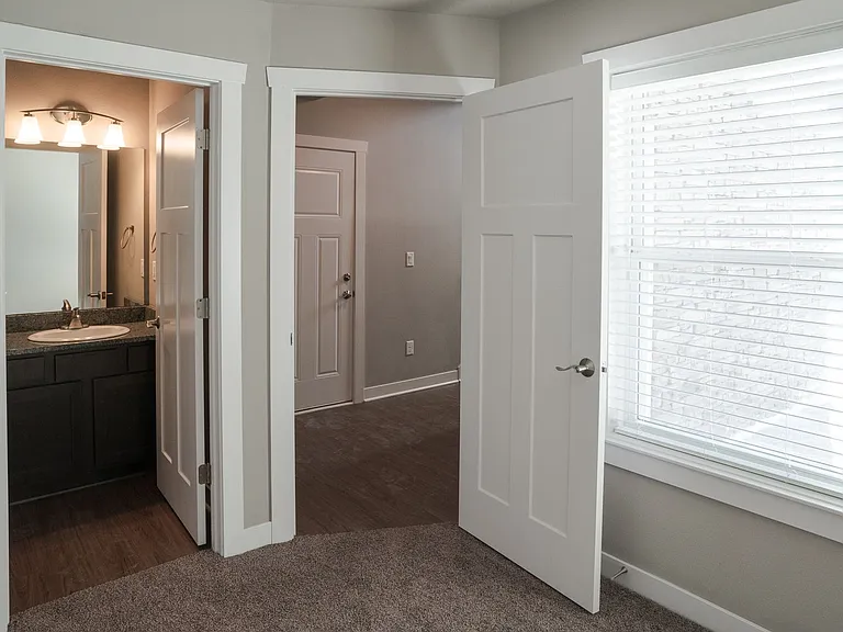 Ironwood Glen Townhomes — Photo 11