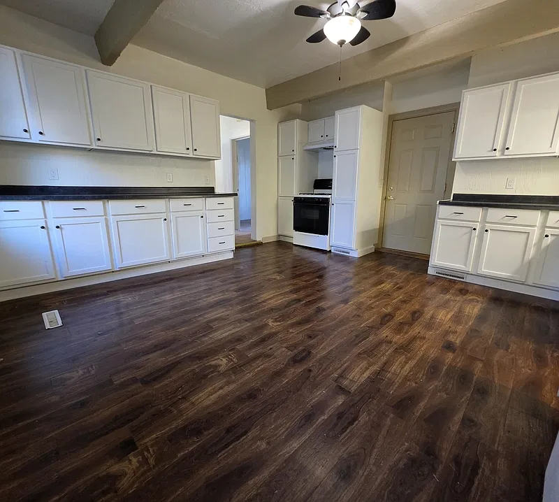 2 bed, 1.0 bath, $875 — Photo 4