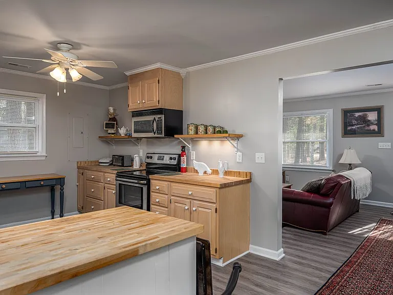 7602 Beechwood Dr — Photo 11
