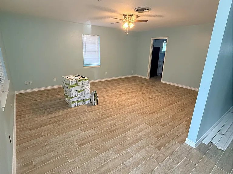 5107 Avenue Q — Photo 4