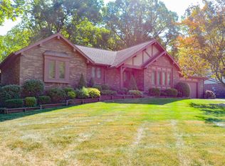 285 Lawnwood Dr, Greenwood, IN 46142