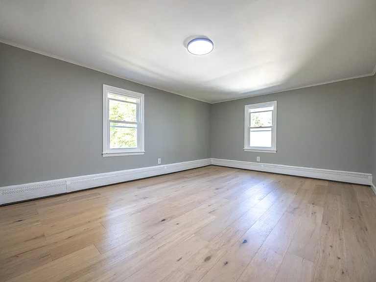 52 East Ave — Photo 28