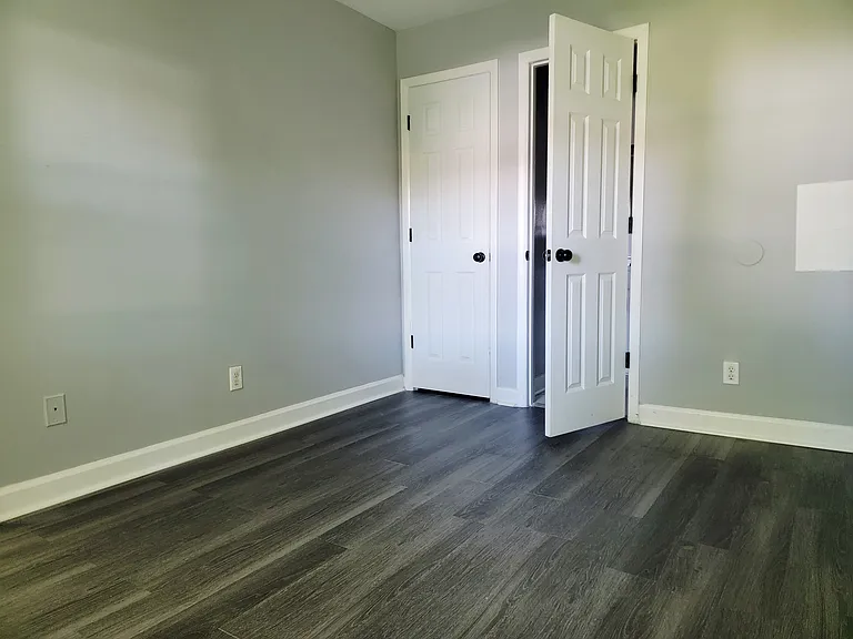 452 Graythorn Rd — Photo 5