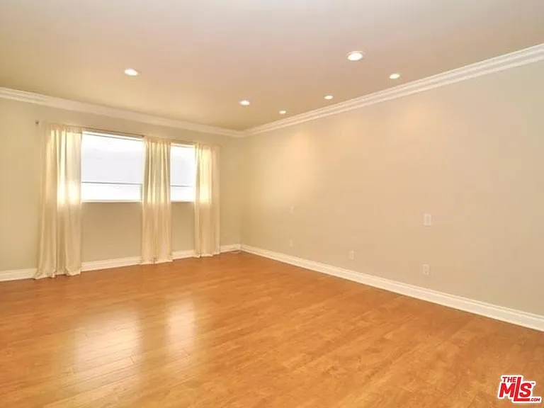 5354 Lindley Ave #301 — Photo 5