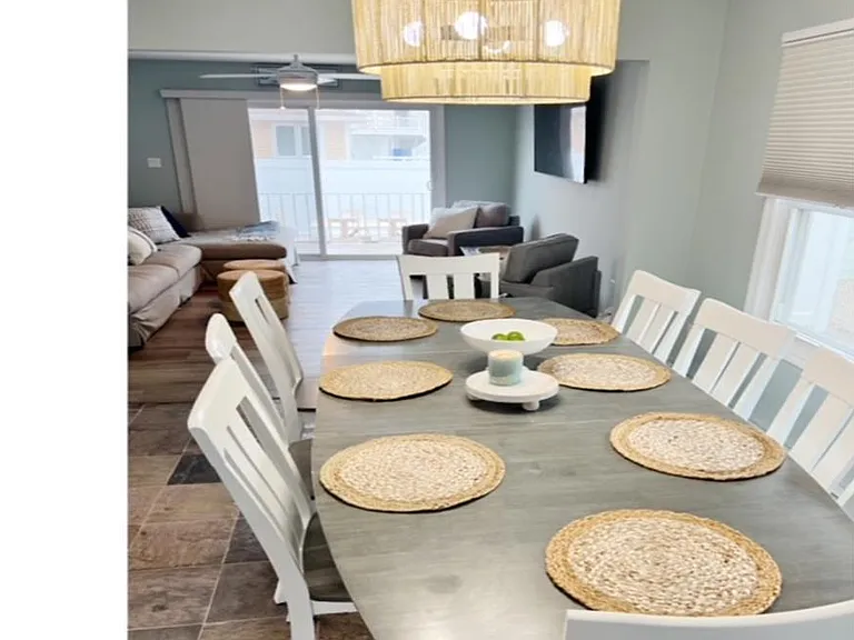 308 Harding Ave #WKLY SUMMER RENTAL — Photo 11