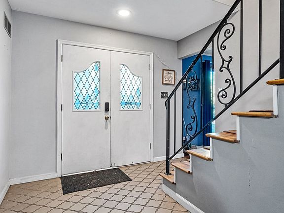 2nd image of 13 Briarcliffe Dr