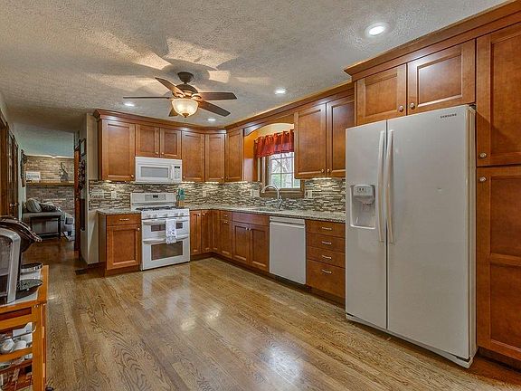 4th image of 4384 Squaw Valley Dr