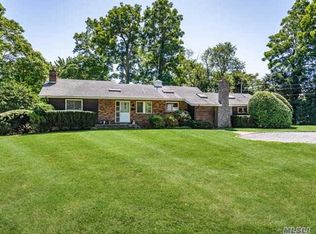 2 Major Trescott Ln, Northport, NY 11768