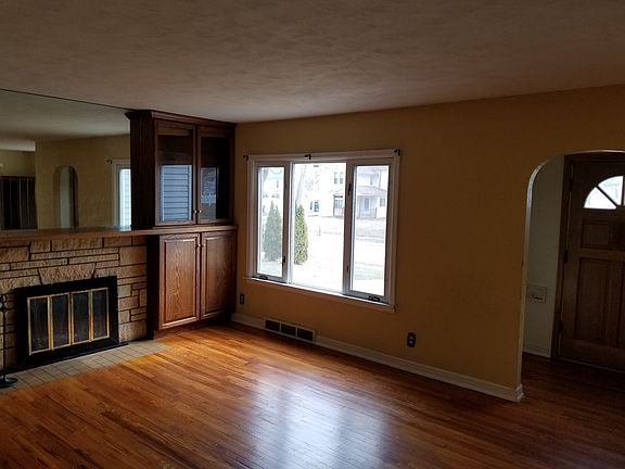 Living Room w/ fireplace