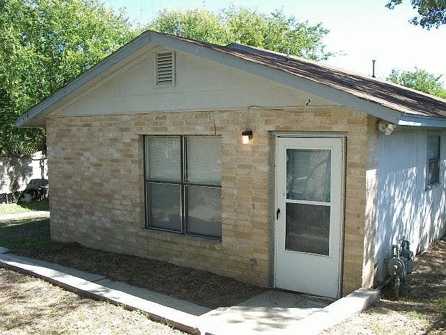 1st image of 918 Hampton St APT 2