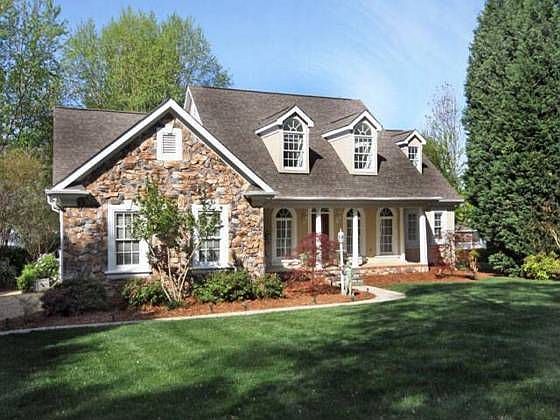 1st image of 125 Sterling Oak Ln
