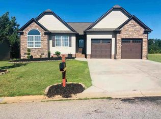 332 Gleaner Dr, Inman, SC 29349