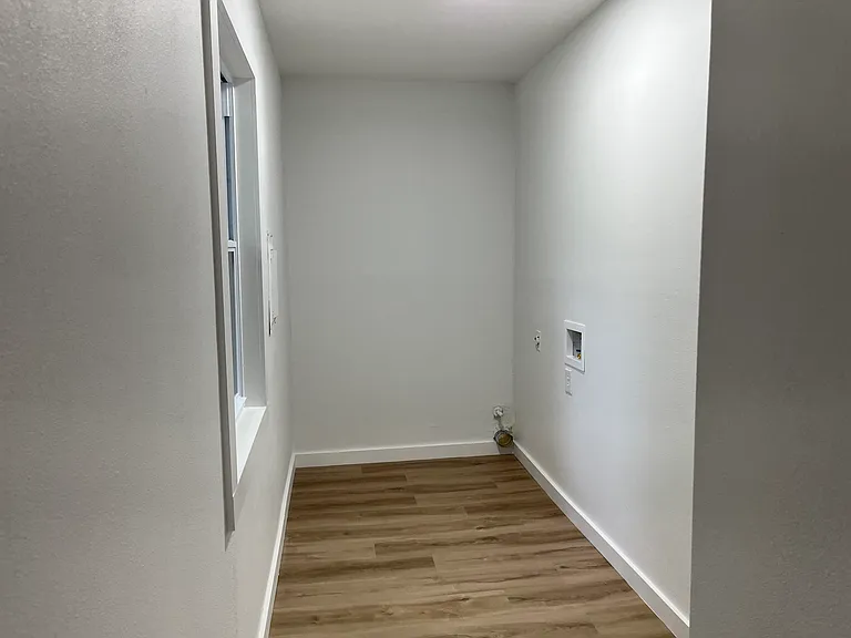 407 SW 4th St — Photo 6