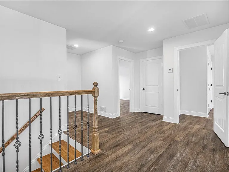 413 Weston Park — Photo 26