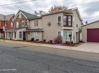 165 Garibaldi Ave, Roseto, PA 18013