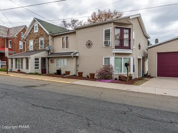 165 Garibaldi Ave, Roseto, PA 18013