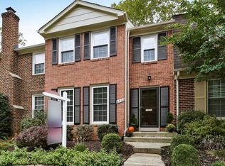 6711 Surreywood Ln, Bethesda, MD 20817