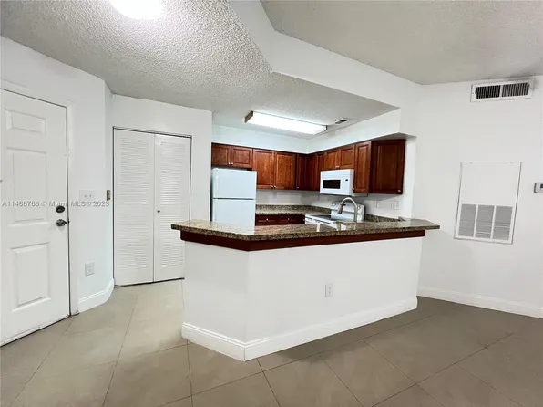 2445 SW 18th Ter APT 916, Fort Lauderdale, FL 33315
