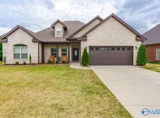 2205 Queenston Ct SW, Decatur, AL 35603