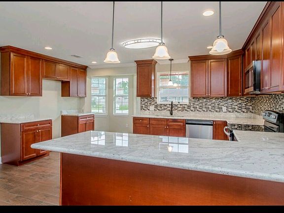 5th image of 14102 Felicity Dr