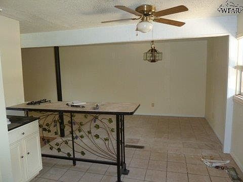 5th image of 4126 Moffett Ave
