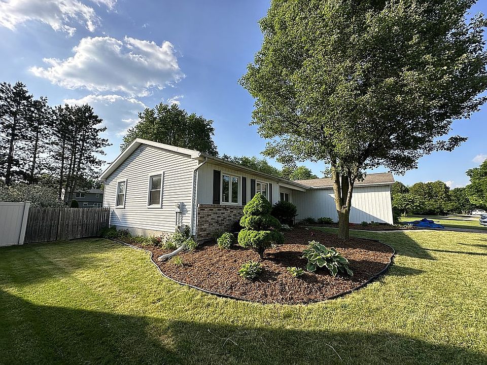 2nd image of 5587 Wood Valley Dr