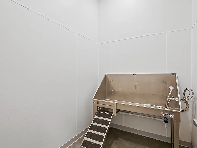 River House Apartments — Photo 48