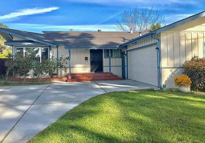 3 bed, 1600 sqft, $3,800 — Photo 1