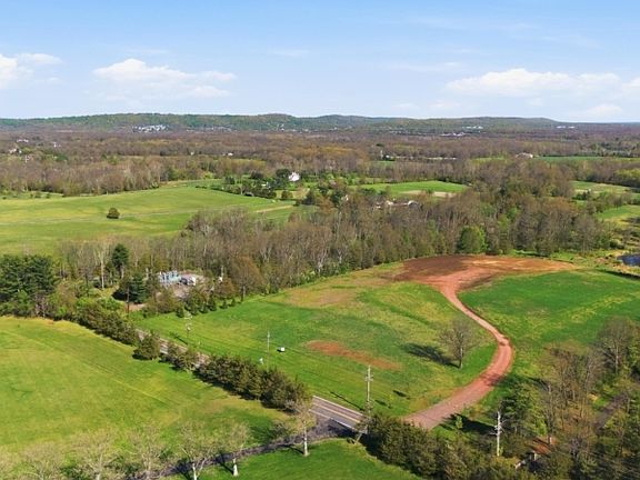 3rd image of 1310 LAMINGTON ROAD LOT 19.01