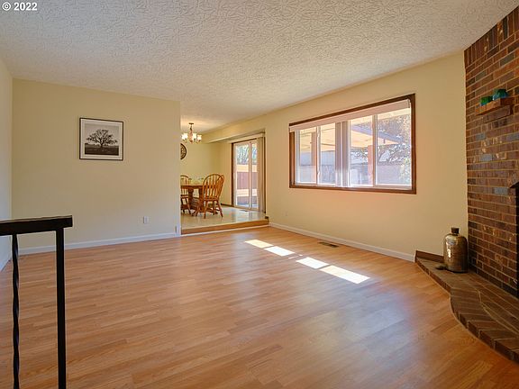 5th image of 10205 NE 29th St