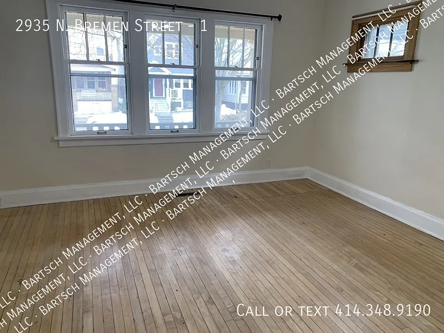 Building Photo - 2935 N Bremen St #1