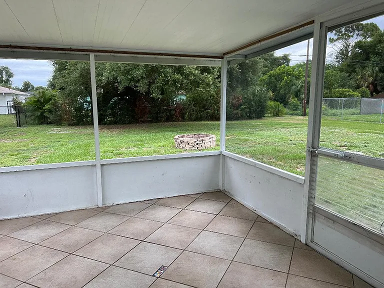 21504 Shannon Ave — Photo 11