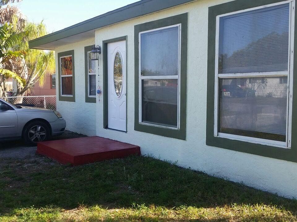 1st image of 276 Poe Ave