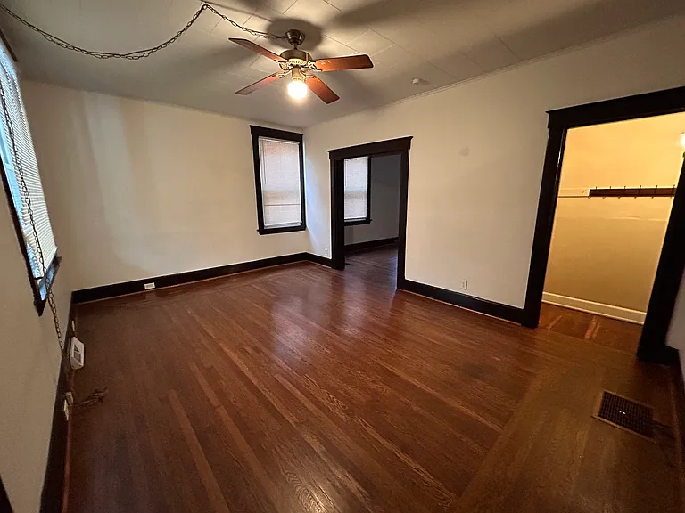 2309 Morton Ave #1 — Photo 12