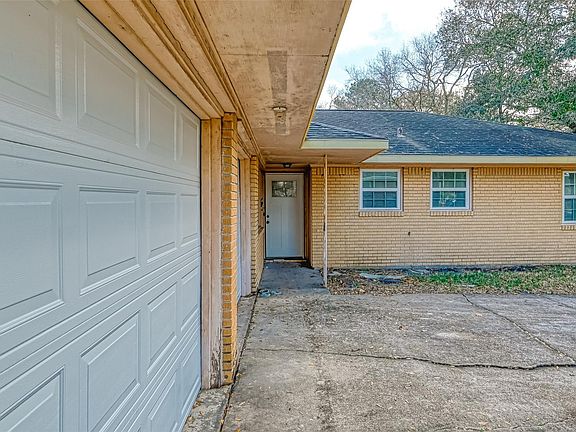 2nd image of 6130 Shadow Crest St
