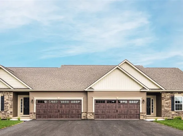 5870 Monarch Dr #212, Farmington, NY 14425