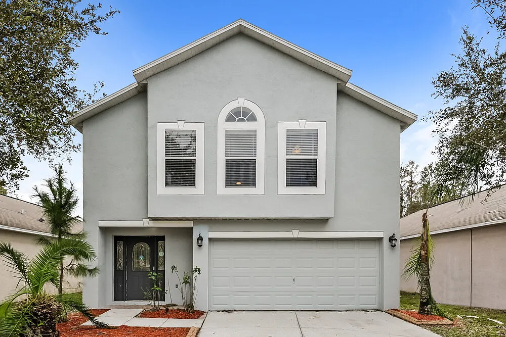 4 bed, 2.5 bath, 1944 sqft, $3,740 — Photo 1