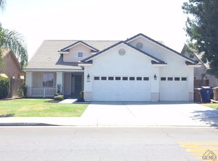 3009 Berkshire Rd, Bakersfield, CA 93313