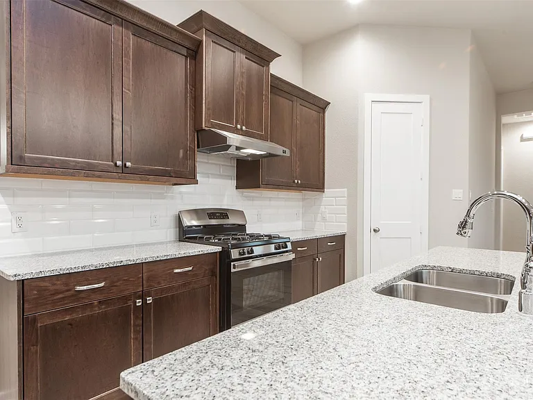 8706 Fox Trail Dr — Photo 10