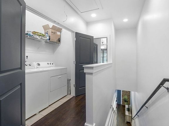 4th image of 208 Barristers Ct