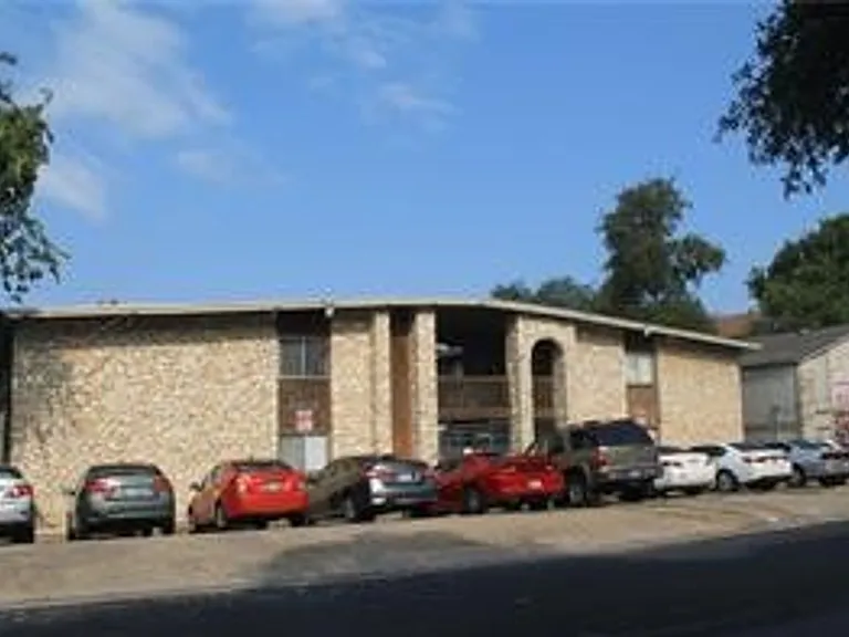 2408 Longview St — Photo 17