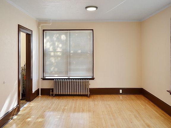 3rd image of 718 1st Ave N #1