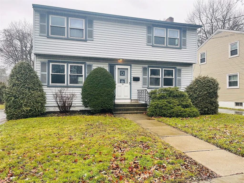 31 Johnson Ave photo 1
