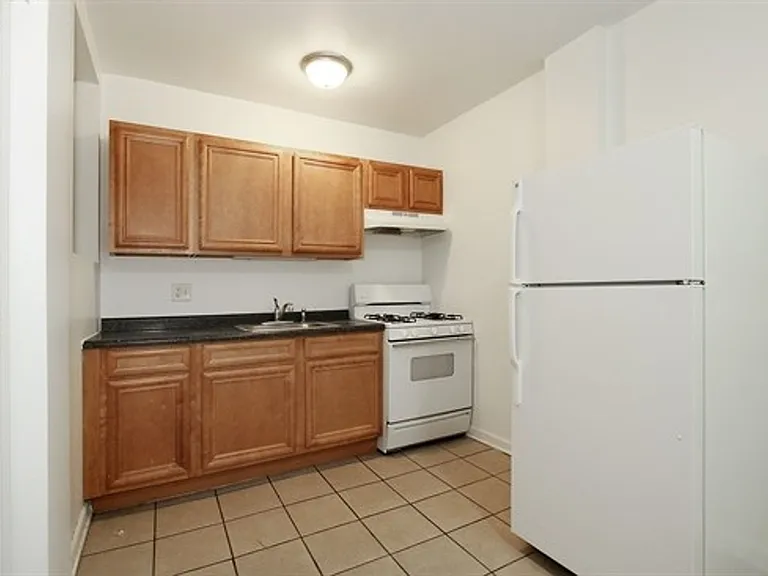 7601 S Coles Ave — Photo 6