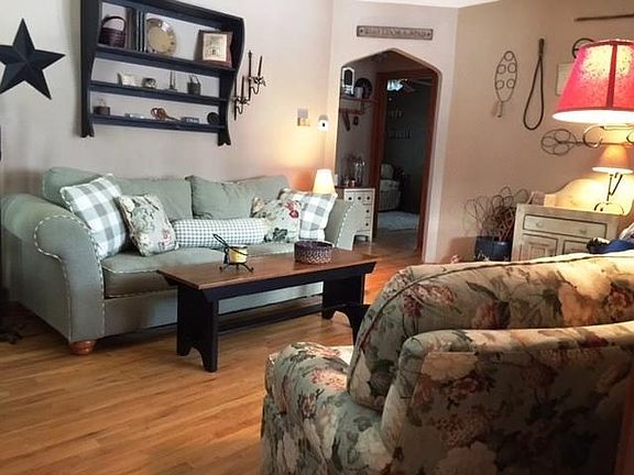 5th image of 2180 N Manor Dr