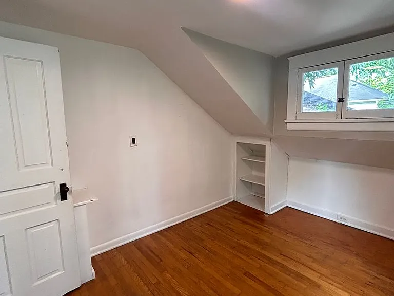605 Gill Ave — Photo 15