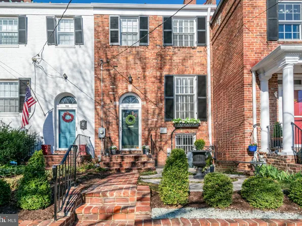 703 S Pitt St, Alexandria, VA 22314