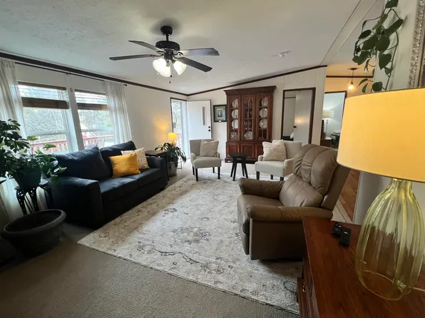 205 Jones St, Fayetteville, WV 25840