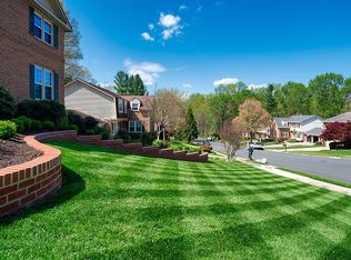 8905 Glade Hill Rd, Fairfax, VA 22031
